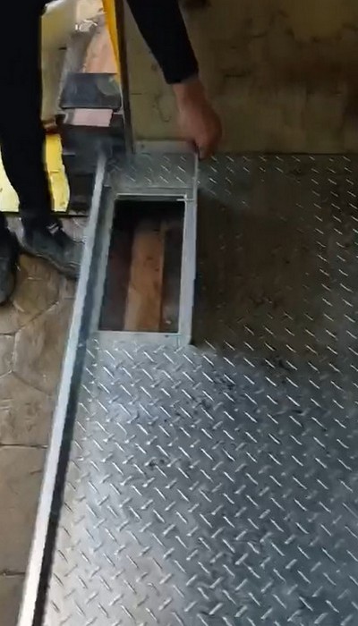 新竹店面架高平台, 新竹店面前白鐵花板施工, 新竹鐵工廠, 新竹鐵件製作