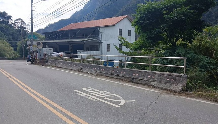 新竹白鐵護欄工程, 新竹不銹鋼護欄廠商, 新竹頂樓安全護欄, 新竹工廠防護欄, 新竹金屬隔柵, 