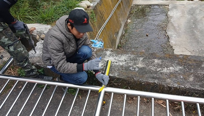 新竹白鐵護欄工程, 新竹不銹鋼護欄廠商, 新竹頂樓安全護欄, 新竹工廠防護欄, 新竹金屬隔柵